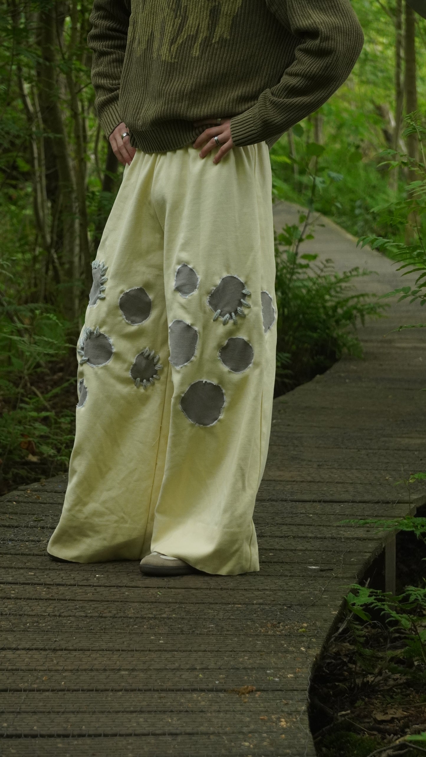 Void Trousers – Cream/Grey